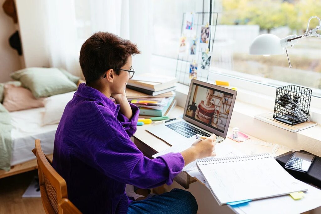 ADVANTAGES OF DOING INTERNSHIP DURING THE PROGRAM